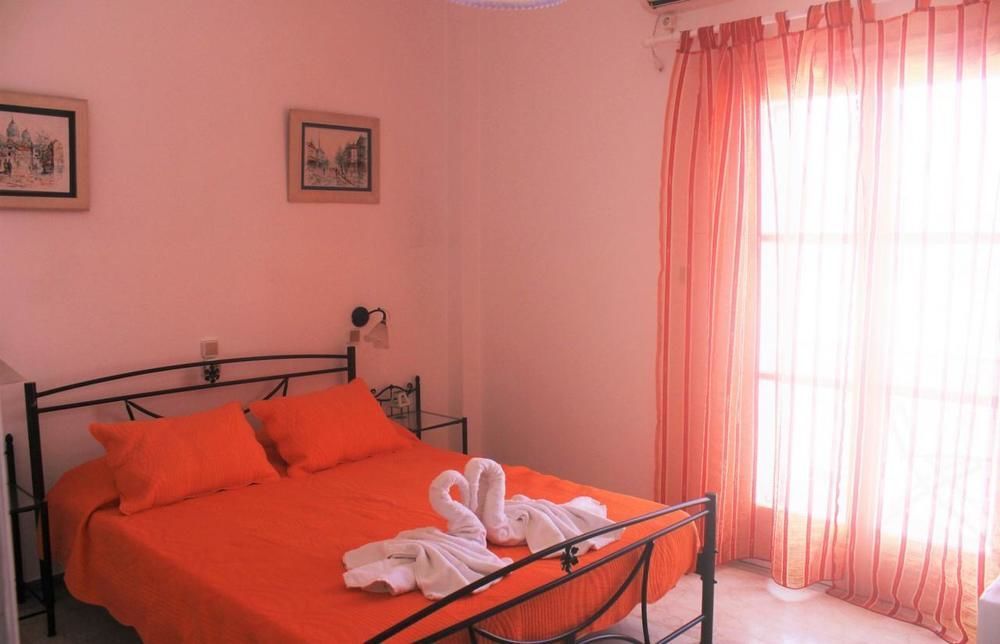 Join Us Low Cost Rooms Kamari  Bagian luar foto