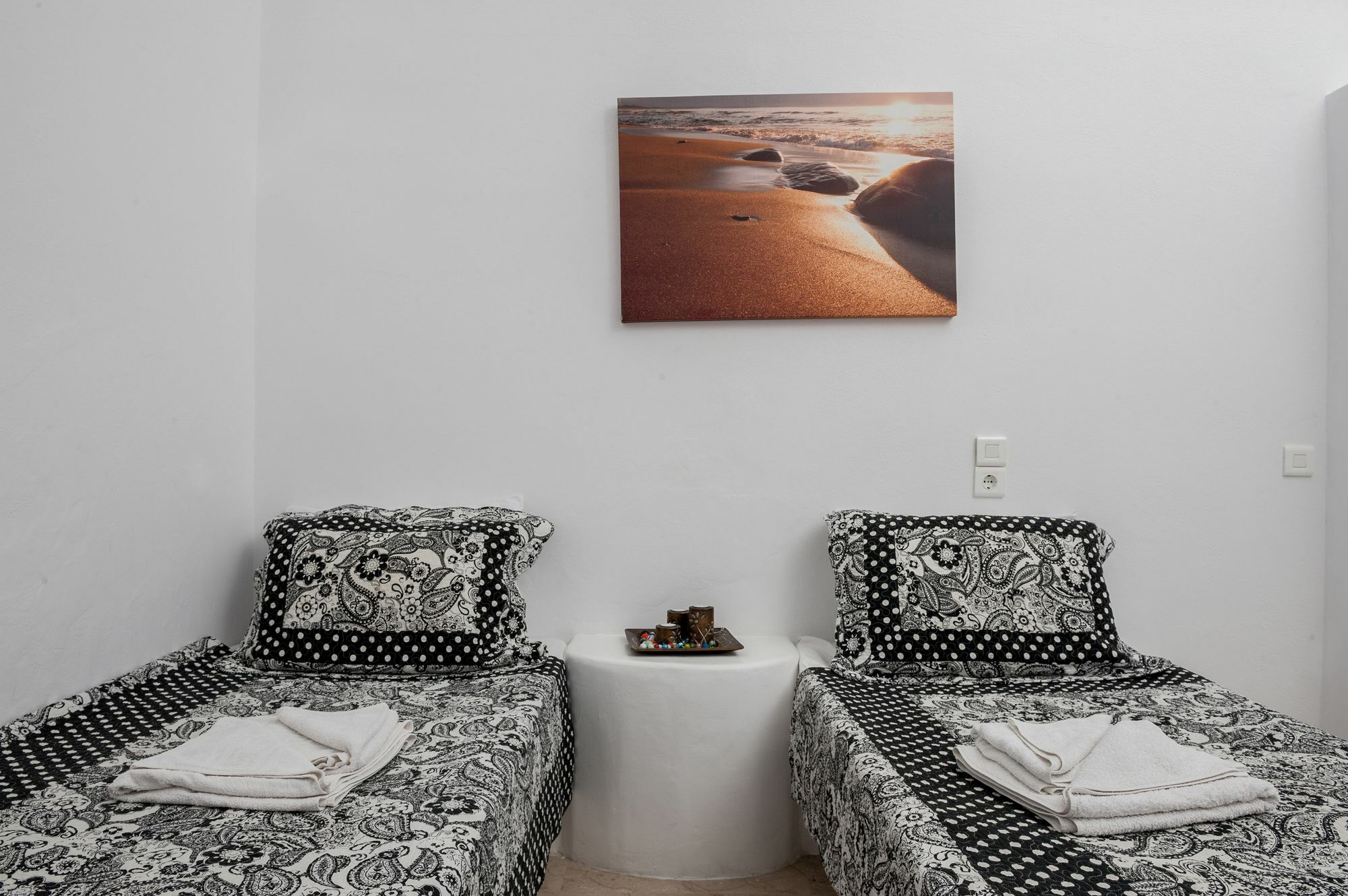 Join Us Low Cost Rooms Kamari  Bagian luar foto