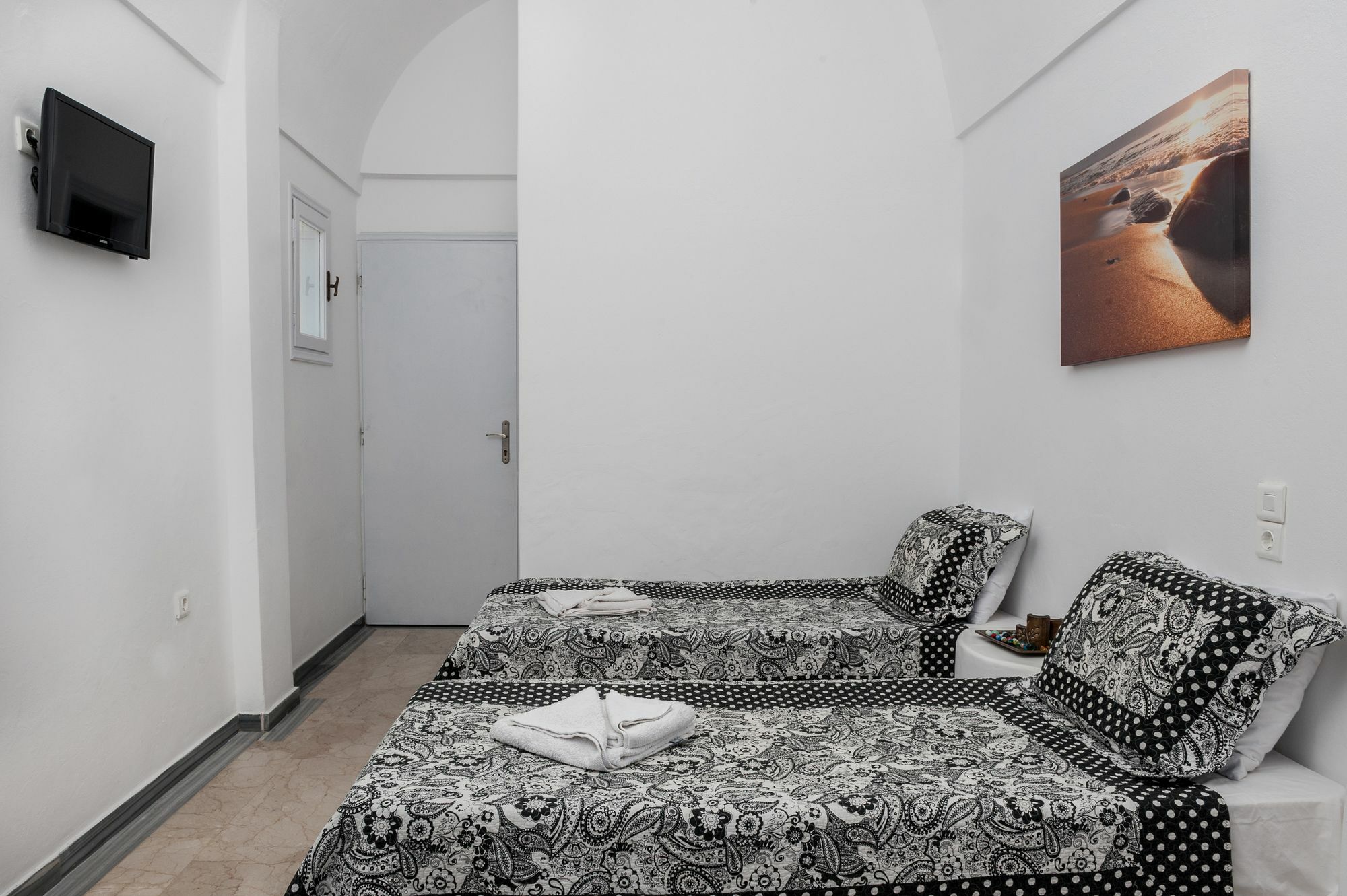 Join Us Low Cost Rooms Kamari  Bagian luar foto